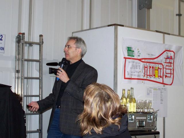 Stadtarchivar Andreas Sauer hält einen Vortrag über die historischen Motive, die die HALLERTAUER REGIOnalgeldserie 2013 zieren.