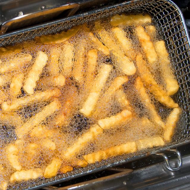 Pommes gibt's für die Kids (Foto ©: Ehrenreich)