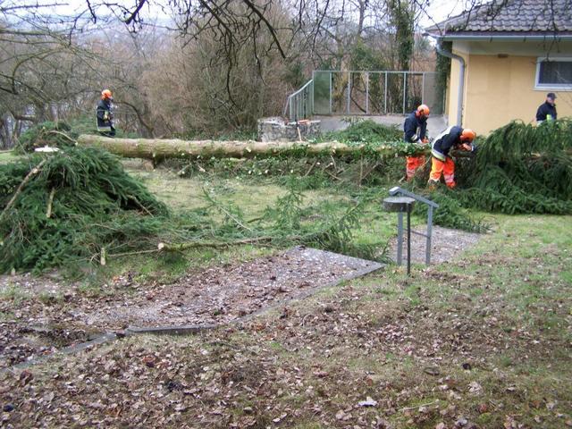 Feuerwehr beim Üben. Danke!