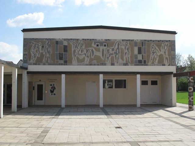 Der Eingang zur Dichterstube mit dem von Hermann Singer gestalteten Motiv (2013)