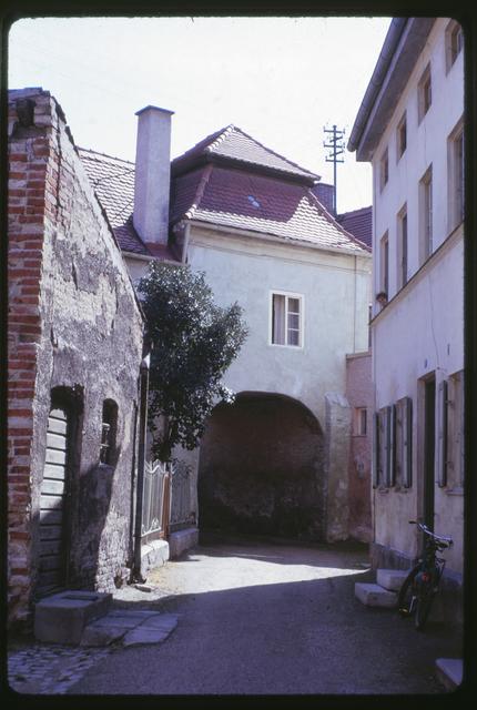 Der Stadtturm am Platzl beherbergte über viele Jahre den Nachlass von Joseph Maria Lutz (um 1960).