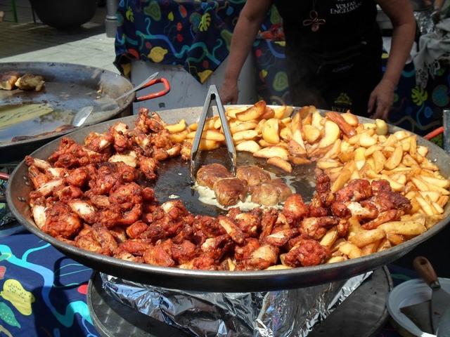 Litauische Küche zum Probieren beim Folklorefestival