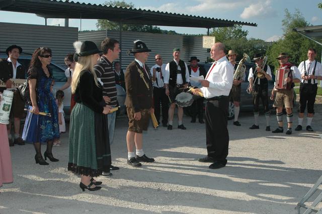 Ankunft beim Patenbitten; Die 1. Sektionsschützenmeisterin der Sektion Reichertshofen und 2. Schützenmeisterin Gerlinde Reisner,  1. Bgm. und Schirmherr Thomas Herker,   1. Schützenmeister Manfred Schweigard und 1. Schützenmeister des SV Hopfavogl Siegfried Donhauser (von links nach rechts)