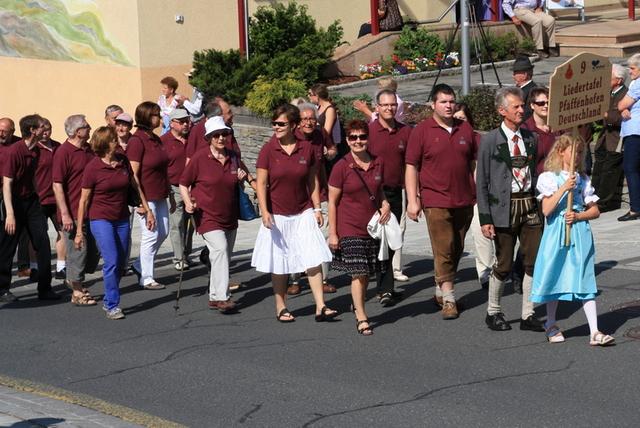 Festumzug zum Abschluss des Festivals