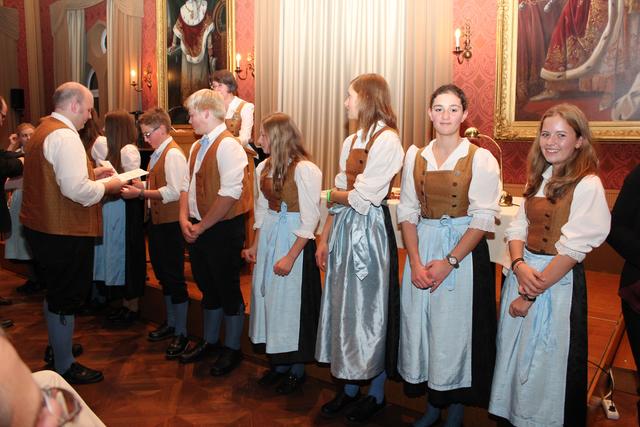 An dem Festabend wurden auch Leistungsabzeichen an junge Musikerinnen udn Musiker verliehen.