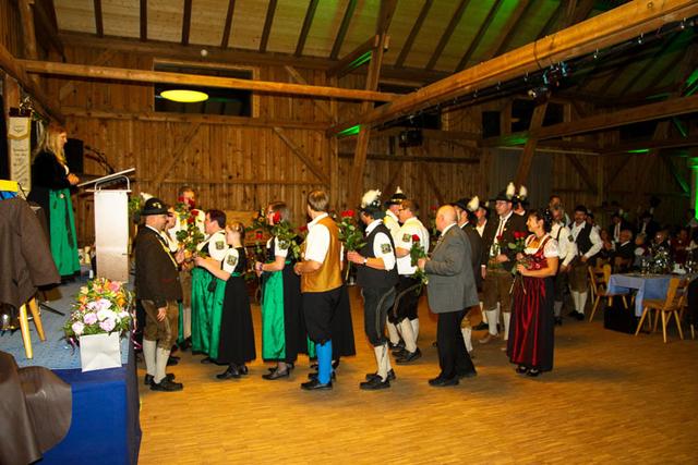 Die Schützenfamilie bedankte sich bei Manfred und Silvia Schweigard für die geleistete Arbeit ...