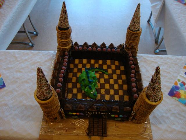 Highlight des Buffets war der Drachenschlosskuchen