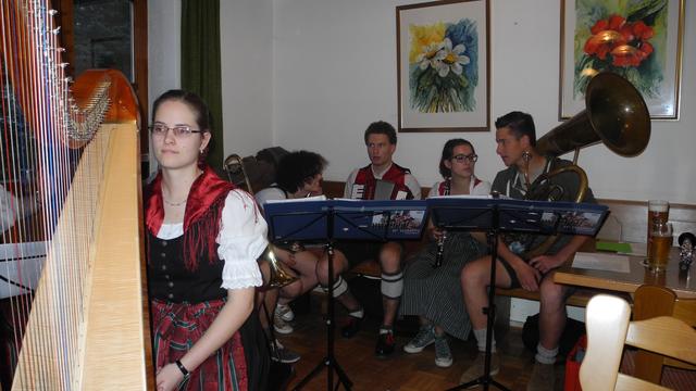 im Hintergrund die Lumpen aus Pietenfeld