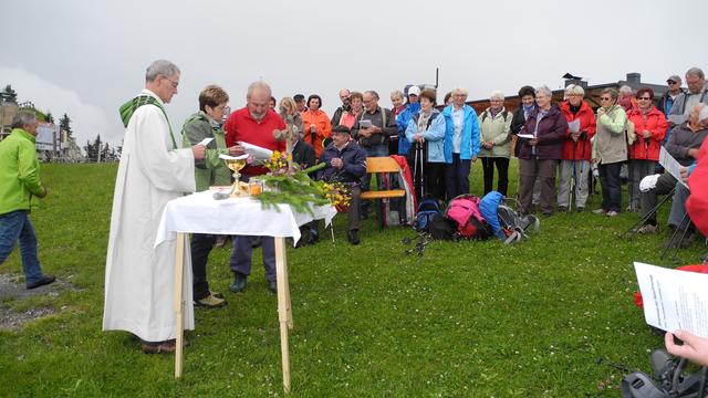 vor der Messe werden die Lieder noch einmal durchgegangen
