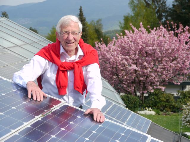 Dr. Franz Alt hält ein Impulsreferat und moderiert eine politische Podiumsdiskussion
