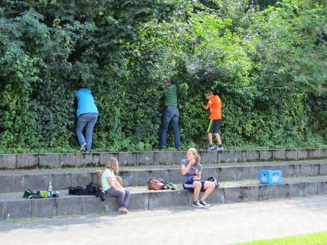 ja wo ist denn der Ball ??