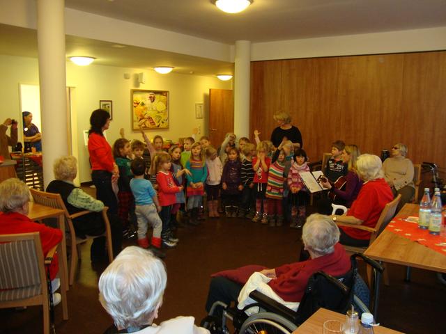 Vitalis-Seniorenheim St. Johannes: Kindergartenchor St. Elisabeth Pfaffenhofen