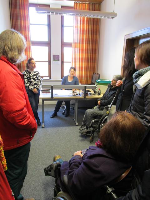 26.02.15: Arbeitskreis Inklusion Pfaffenhofen an der Ilm auf Tour: Rathaus Geisenfeld: Bedürfnisaustausch.