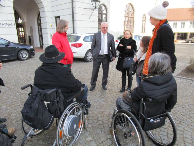 26.02.15: Arbeitskreis Inklusion Pfaffenhofen an der Ilm auf Tour: Rathaus Geisenfeld: Spontanempfang durch 1. Bürgermeister Christian Staudter