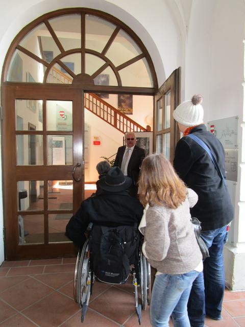 26.02.15: Arbeitskreis Inklusion Pfaffenhofen an der Ilm auf Tour: Rathaus Geisenfeld: Spontanempfang durch 1. Bürgermeister Christian Staudter