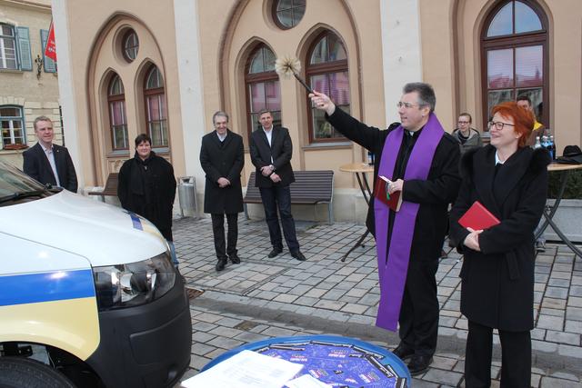 Kirchliche Segnung durch Stadtpfarrer Peter Wagner und Pfarrerin Christiane Murner.