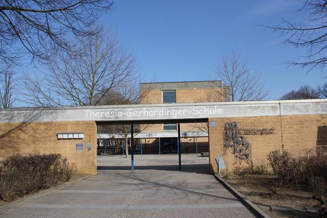 Am Standort der Theresia-Gerhardinger-Schule soll im Anschluss an den Schulhausneubau ein Hallenbad entstehen.