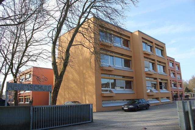 Die jetzige Mittelschule am Kapellenweg