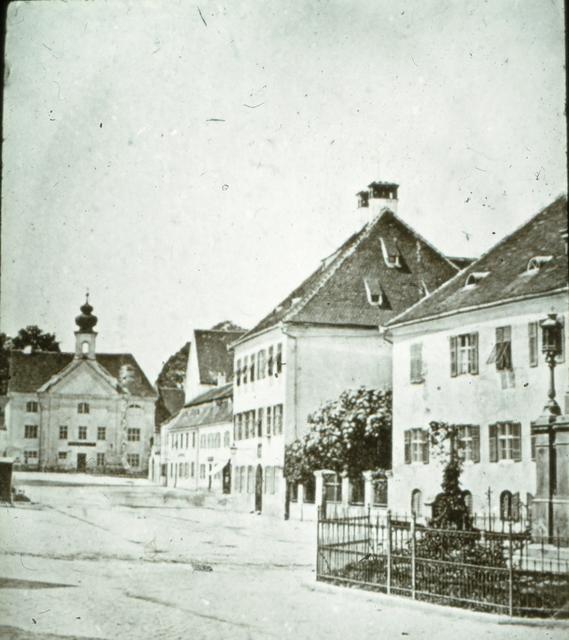 „In Szene gesetzt: 150 Jahre Fotografie in Pfaffenhofen“: Hauptplatz um 1870