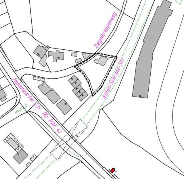 Der Geltungsbereich gegenständlicher Bauleitplanverfahren umfasst die Fl.Nr. 1447, Gemarkung Pfaffenhofen, am nordöstlichen Ende des ausgebauten Abschnitts am Ziegelkreppenweg im Ortsteil Sulzbach und ist im Lageplan schwarz gestrichelt umrandet.