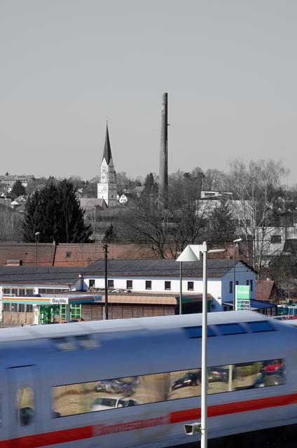 Die Stadtsilhouette in ähnlicher Perspektive wie auf dem alten Foto, neu interpretiert von Moritz Klemm und Fabian Baudisch.