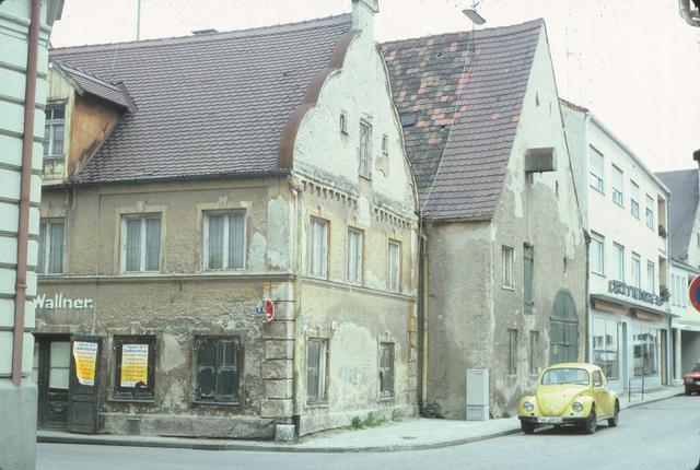Ein altes Foto des längst abgerissenen Wallnerhauses an der Ecke Auenstraße/Sonnenstraße.