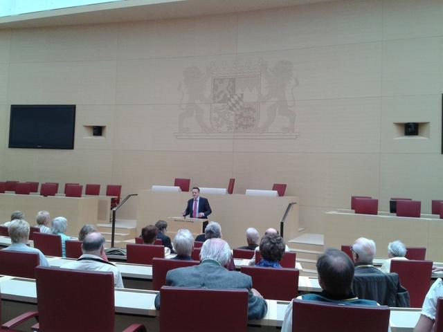 Karl Straub und KAB Pfaffenhofen  in der Diskussion | Foto: Josef Spisla