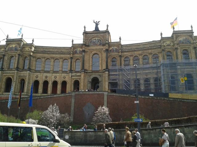 Auf dem Weg zum Landtag | Foto: Josef Spisla