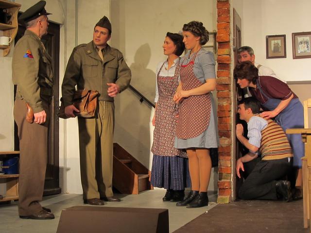 Eine Szene aus der letzten Theateraufführung "Glenn Miller & Sauschwanzl" (Januar 2015)