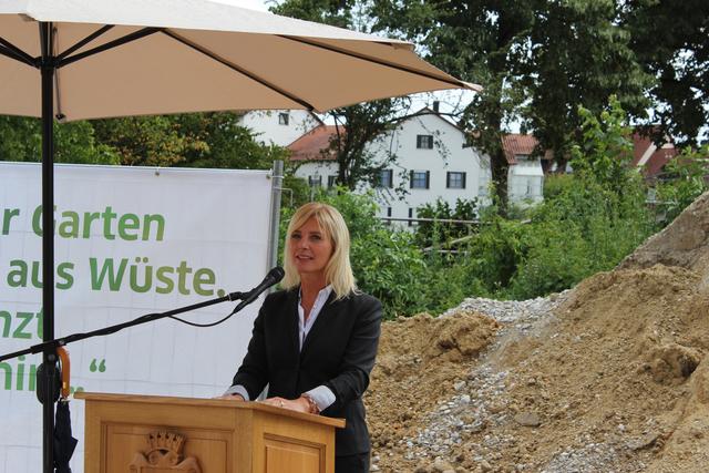 Umweltministerin Ulrike Scharf bei ihrem Grußwort