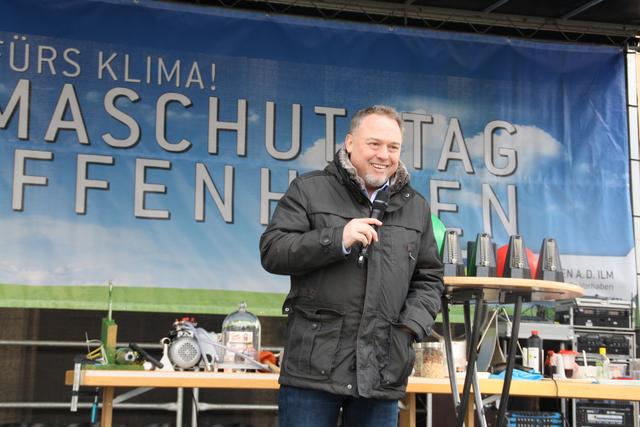 Markus Käser begrüßte die Besucher des Klimaschutztags.