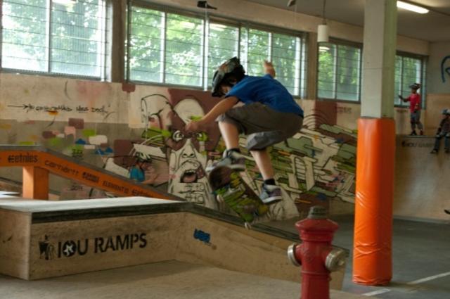 Mit etwas Übung gelingen bereits die ersten Tricks. Foto © Stadtjugendpflege Pfaffenhofen