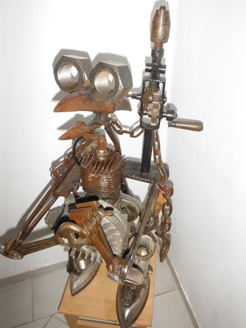 Hermann Hechenberger "Workaholiker". Das Erstgebot für die Skulptur steht bei:
350 HALLERTAUER bzw. Euro!!!!!!!!!!!!!!!!!
Wer bietet mehr?????????