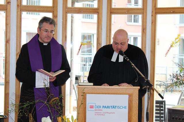 Segnung durch Stadtpfarrer Peter Wagner und den evangelischen Pfarrer Holger Schwarzer