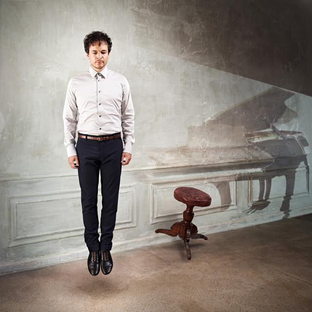 Quadro Nuovo-Pianist Chris Gall gibt am 14. Juli ein Solo-Konzert im Festsaal des Rathauses. | Foto: Mike Meyer
