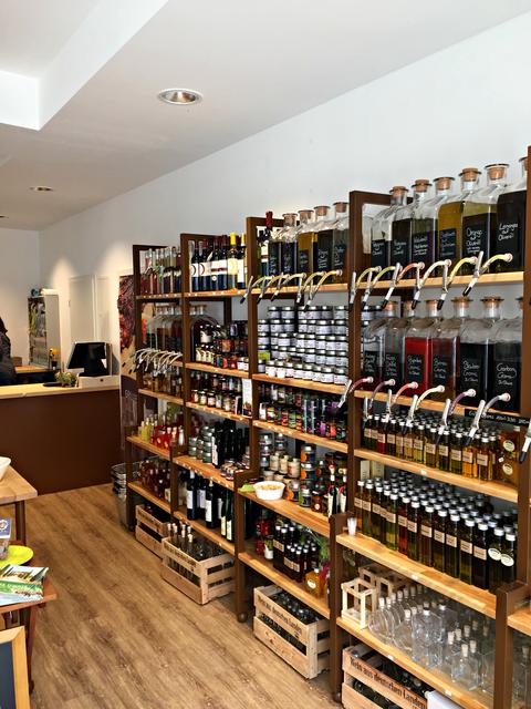 Ein kleine Auswahl des Sortiments der neuen Feinkostbar in Pfaffenhofen.