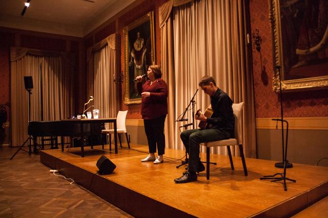 Laura Wachter und Steven Lichtenwimmer beim Neil-Young-Abend
