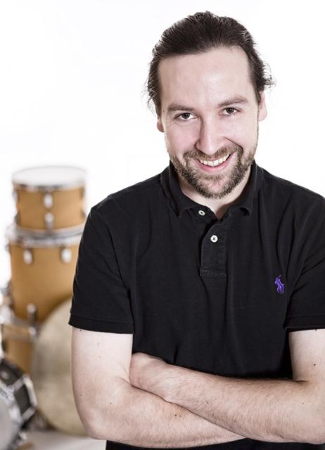 Schlagzeuger Stephan Treutter tritt beim Kultursommer-Konzert mit Marazula auf.