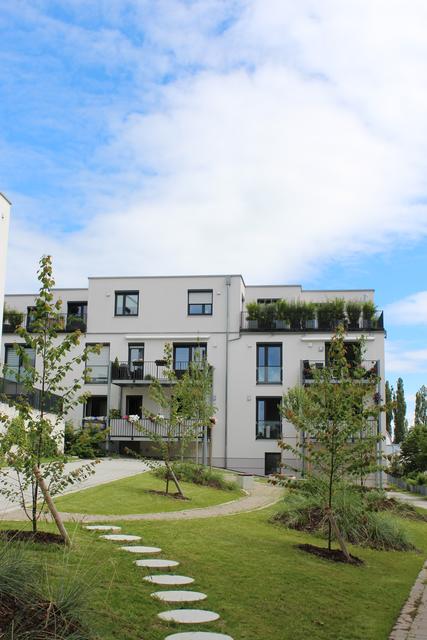 Neu gestalteter Platz am Ambergerweg