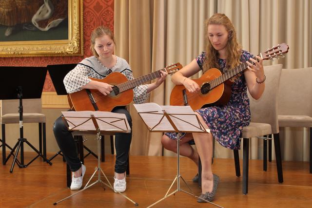 Miriam Prechtel und Lisa Meidinger