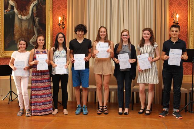 Sie erhielten die Stimmgabel in Brone verliehen.