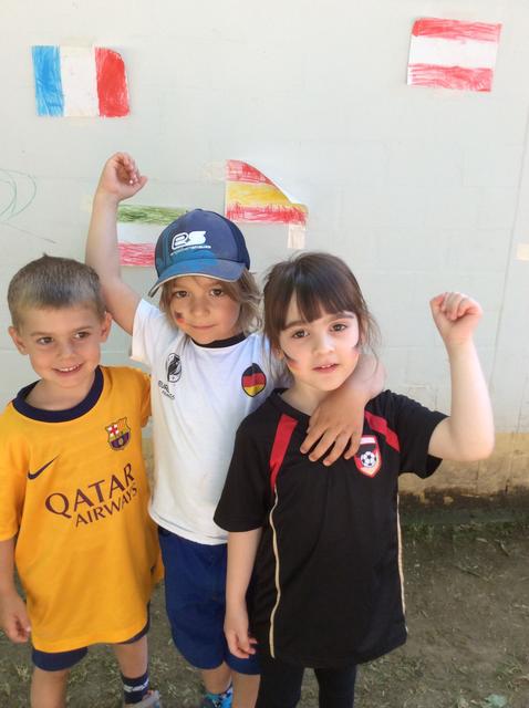 Auch die Mädchen waren aktive Fußballer...