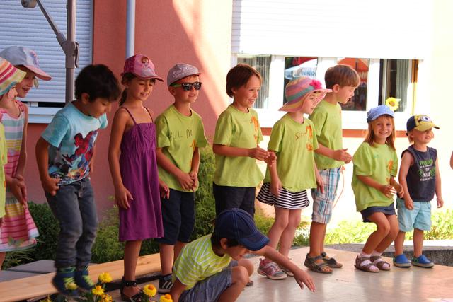 Kinder der Kita Burzlbaam machten den Senioren mit ihrem Boogie-Woogie viel Spaß.