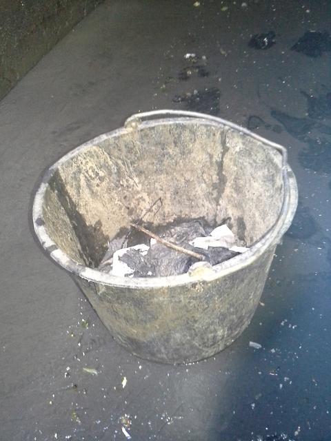 Unrat aus dem Trichter