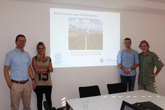 Der städtische Klimaschutzmanager André Adler, Tidana Todorovic, Miroslav Pimic und Stadtrat Manfred "Mensch" Mayer (von links).
