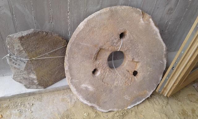 Historischer Mühlstein