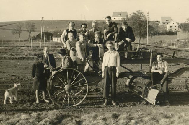 Neuanfang: Vorbereitungen zum Bau eines Spielfeldes im Herbst 1950