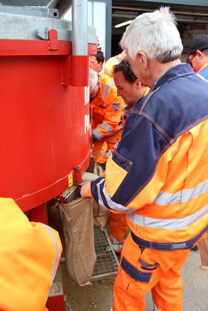 Ohne Muskelkraft geht es auch mit der Maschine nicht
