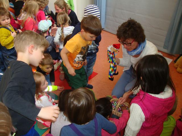 Mädchen und Buben in der Kindertagesstätte St. Elisabeth