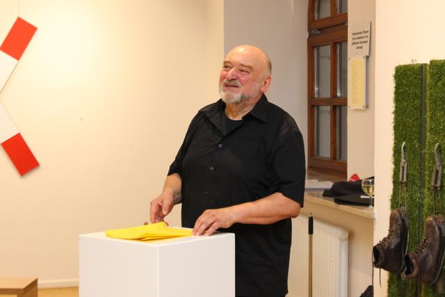 Prof. Günther Köppel hielt die Laudatio.